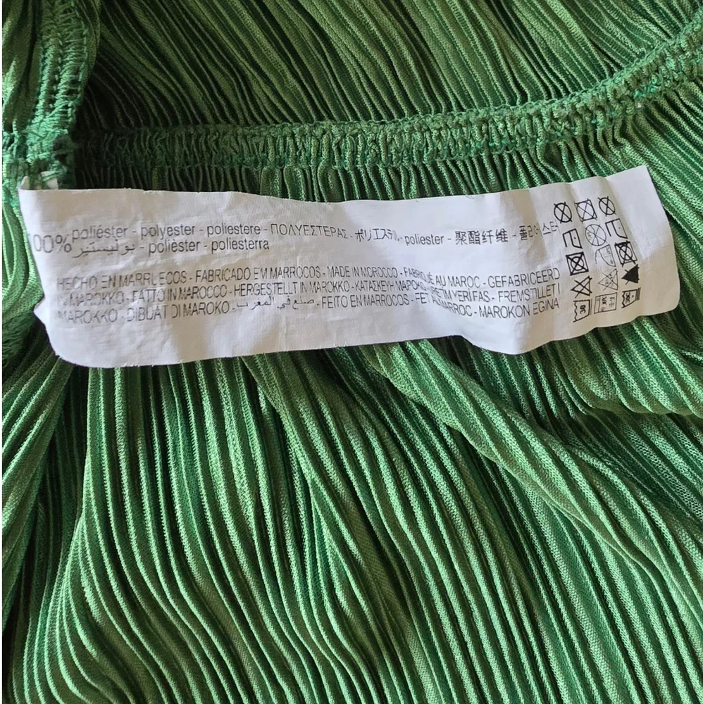 Zara Green Pleated Short Sleeve Blouse - Picture 16 of 16